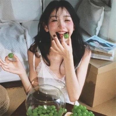 穿着鞋子的贝壳马塞尔